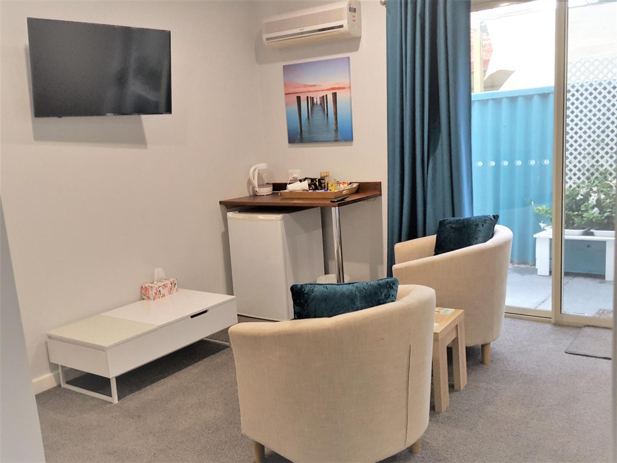 רוקינגהאם Palm Beach Guest House מראה חיצוני תמונה