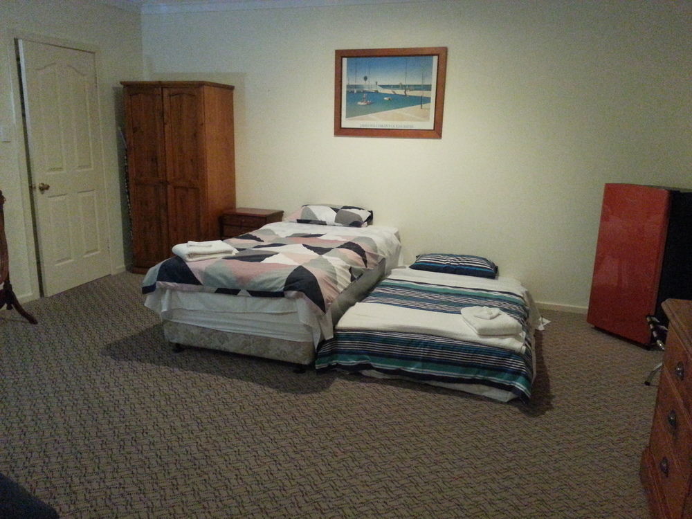 רוקינגהאם Palm Beach Guest House מראה חיצוני תמונה