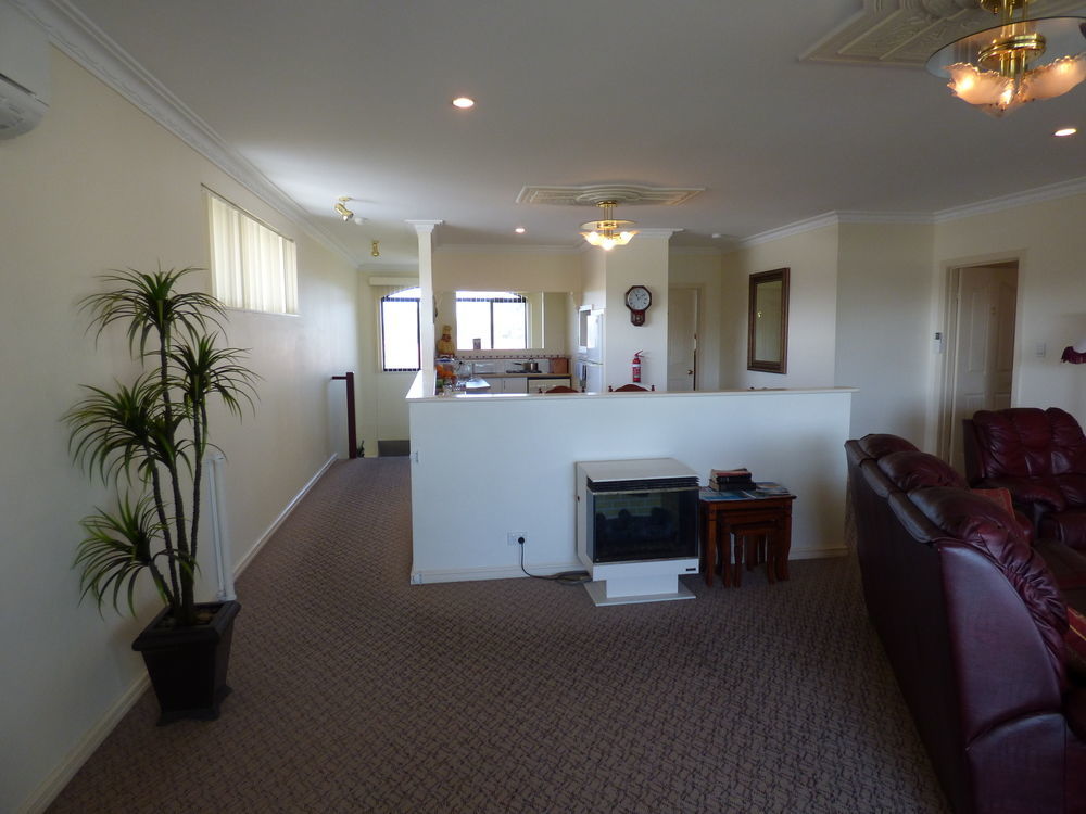 רוקינגהאם Palm Beach Guest House מראה חיצוני תמונה
