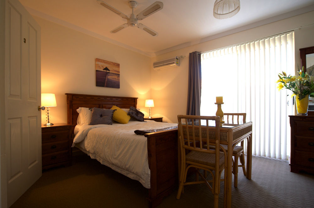 רוקינגהאם Palm Beach Guest House מראה חיצוני תמונה