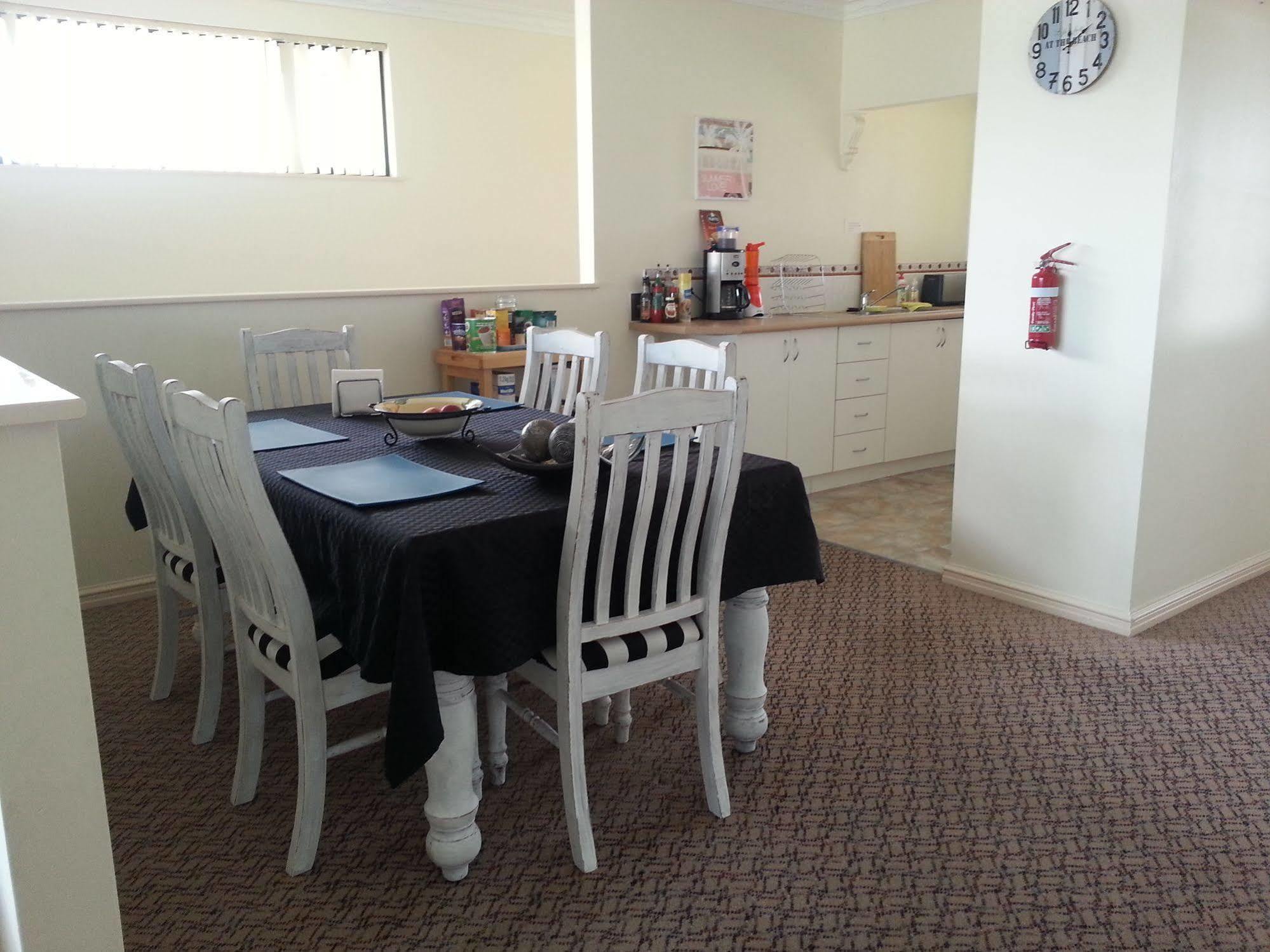 רוקינגהאם Palm Beach Guest House מראה חיצוני תמונה