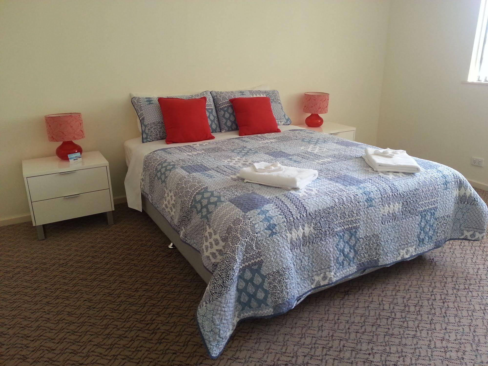 רוקינגהאם Palm Beach Guest House מראה חיצוני תמונה