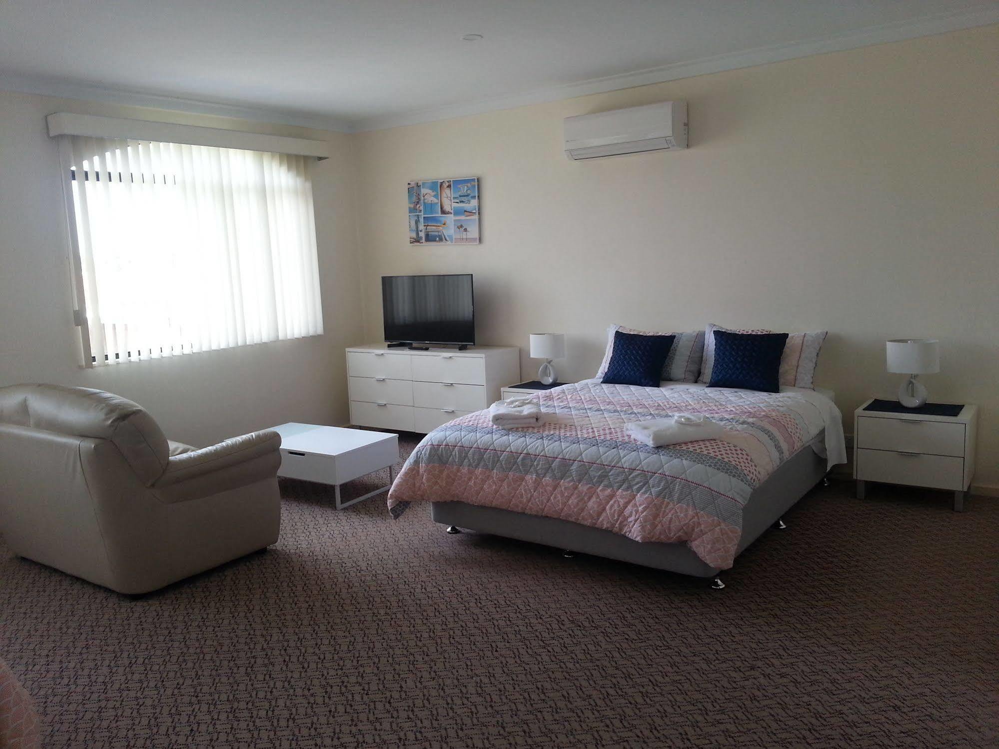 רוקינגהאם Palm Beach Guest House מראה חיצוני תמונה