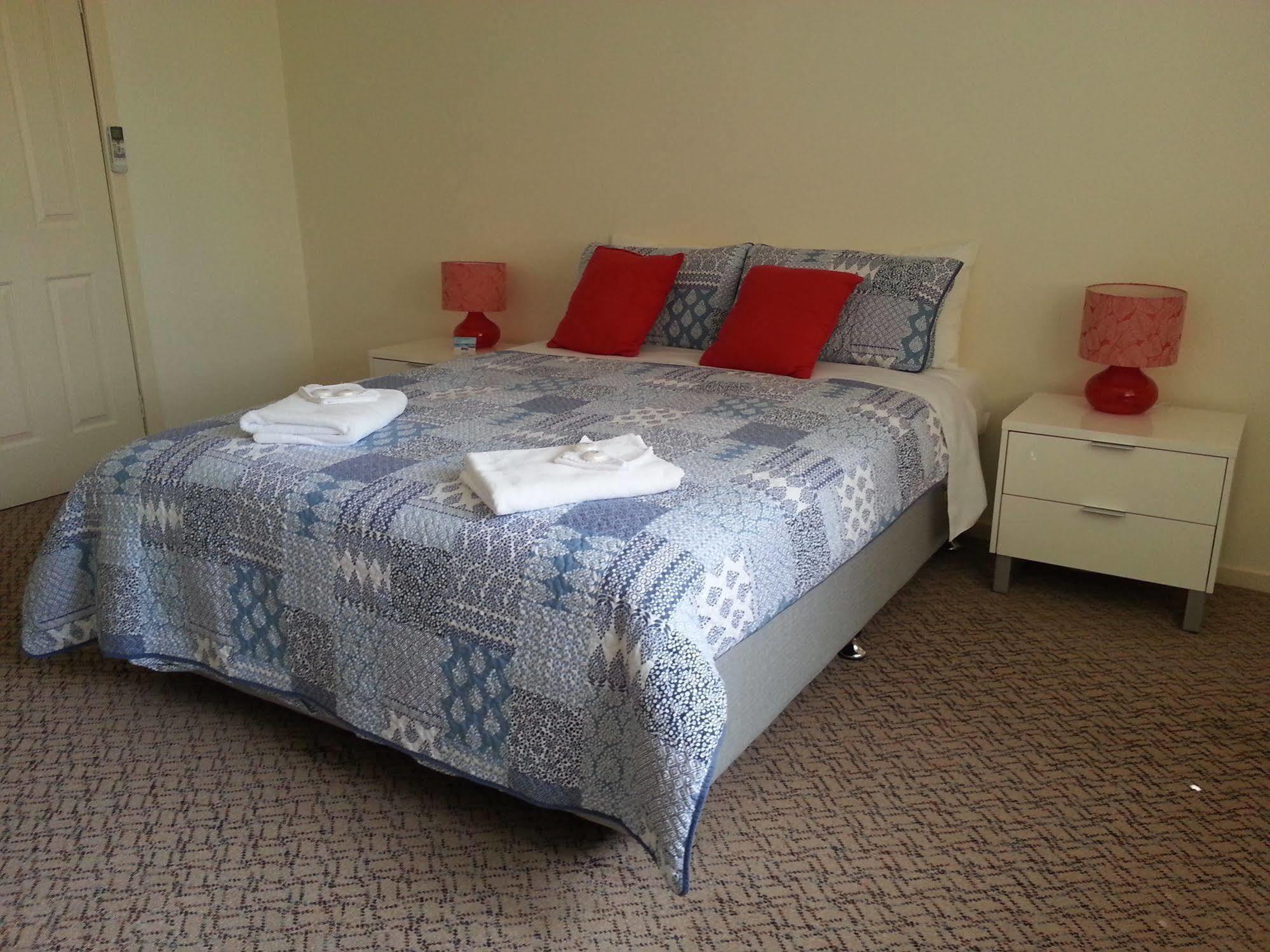 רוקינגהאם Palm Beach Guest House מראה חיצוני תמונה